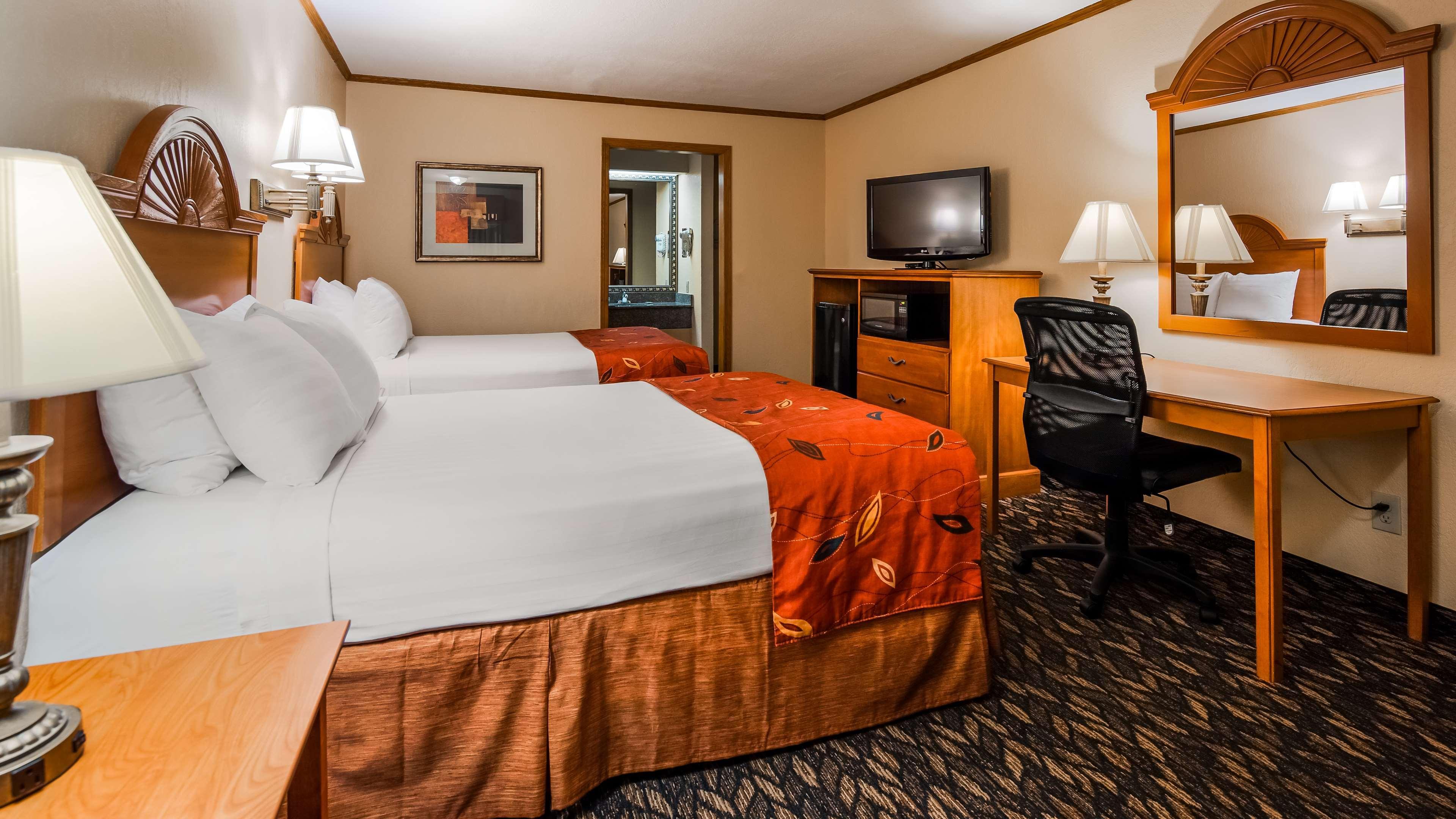 Surestay By Best Western Kansas City Country Inn North Екстериор снимка